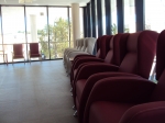 Zonas de espera y descanso 3. Sillones especiales para el confort de las personas de avanzada edad.